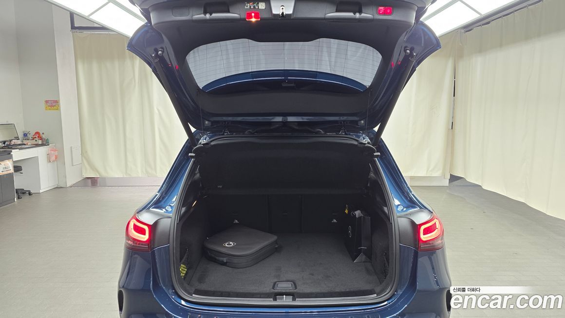 Mercedes-Benz EQA 2023