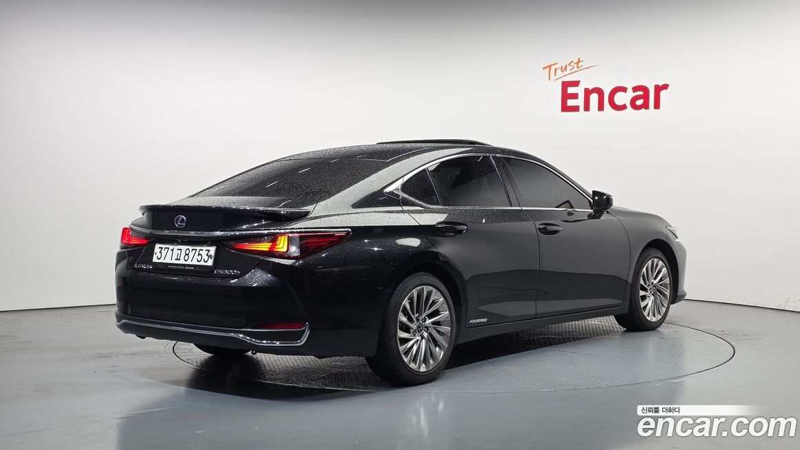 Lexus ES 2021