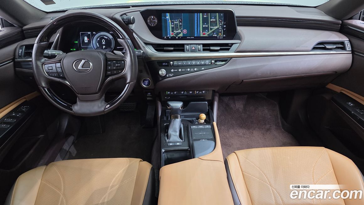 Lexus ES 2021