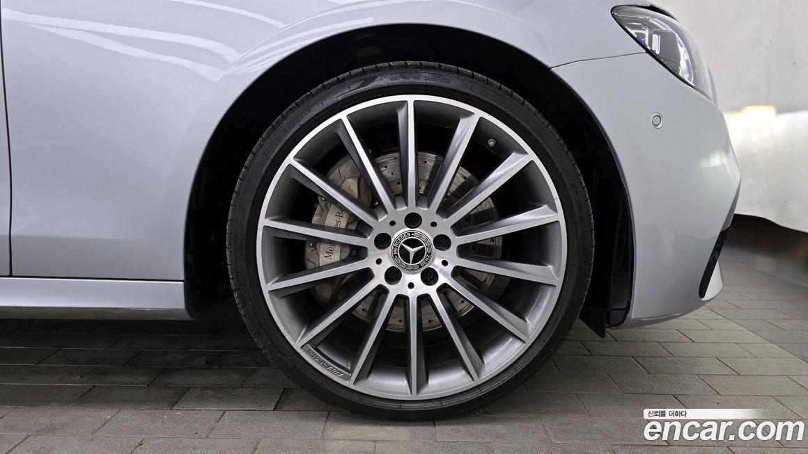 Mercedes-Benz E-Class 2021