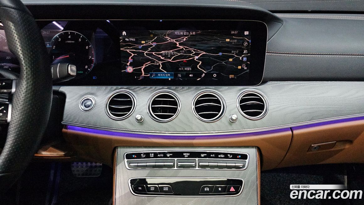 Mercedes-Benz E-Class 2021