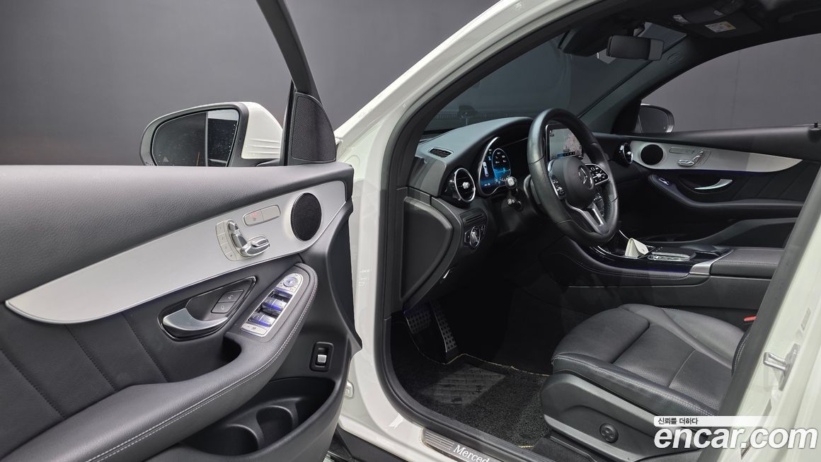 Mercedes-Benz GLC-Class 2021