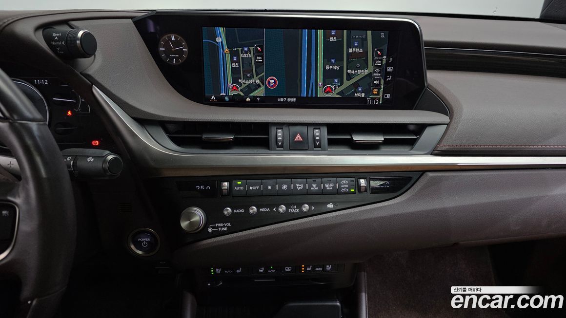 Lexus ES 2021