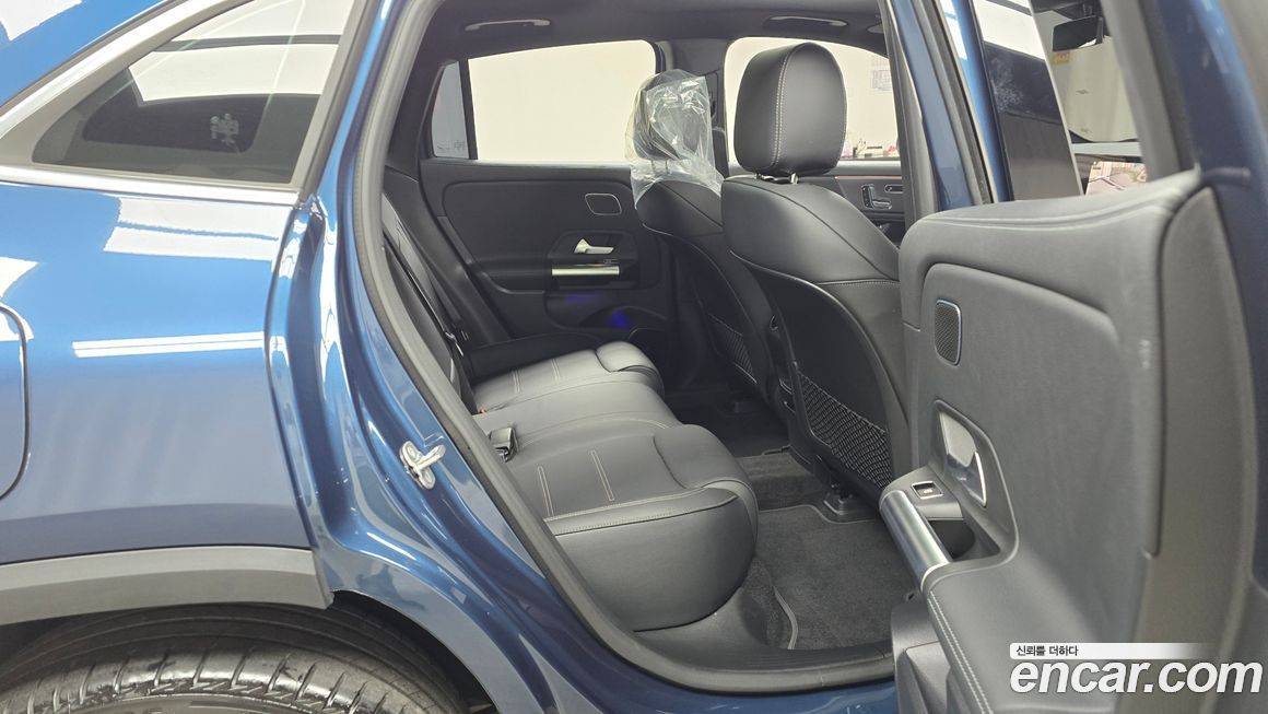 Mercedes-Benz EQA 2023