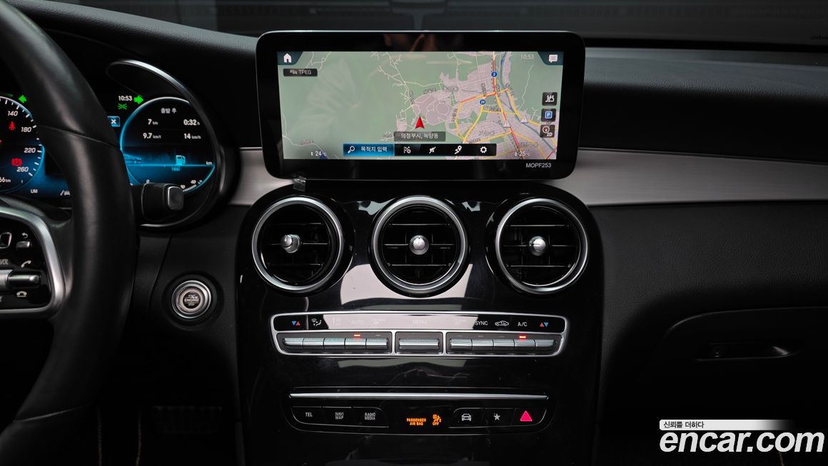 Mercedes-Benz GLC-Class 2021