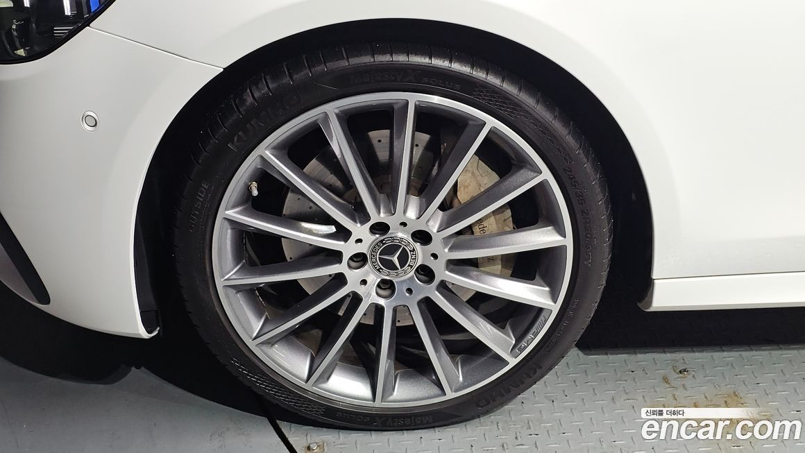 Mercedes-Benz E-Class 2021