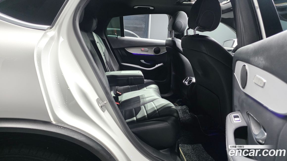 Mercedes-Benz GLC-Class 2021