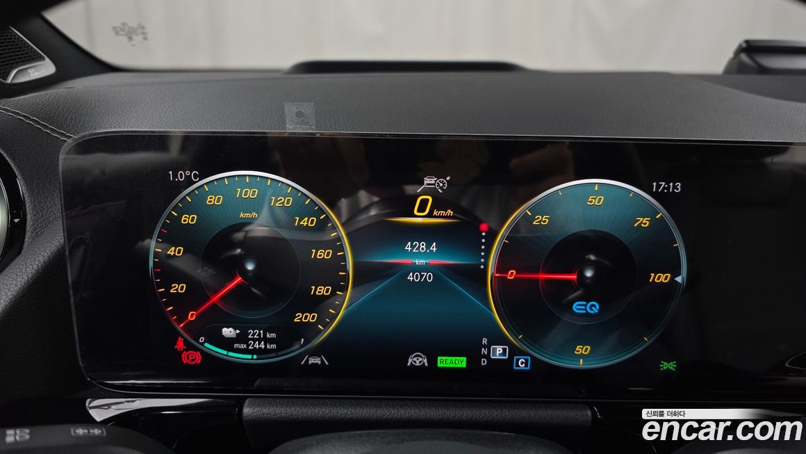 Mercedes-Benz EQA 2023