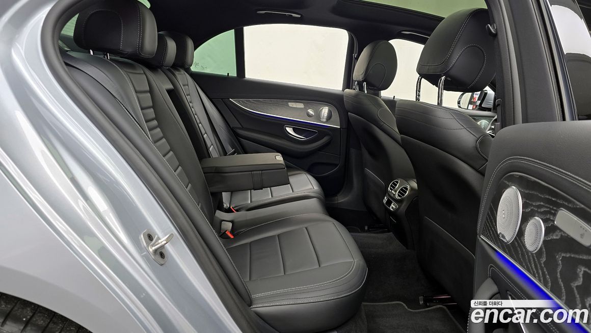 Mercedes-Benz E-Class 2021