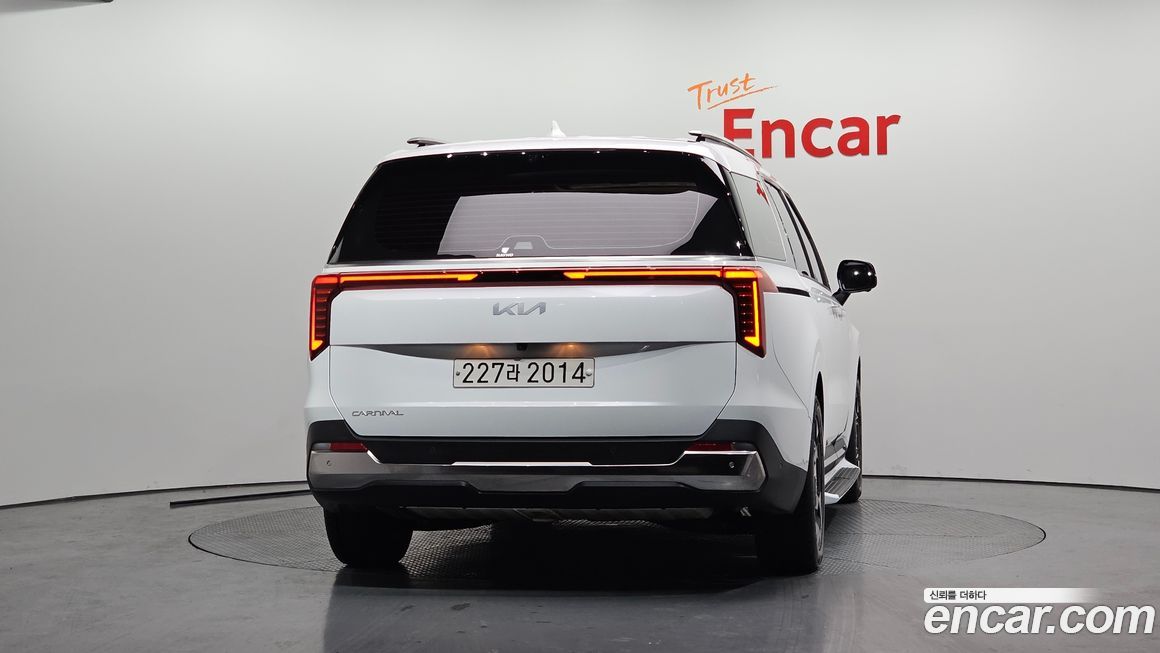 Kia Canival 2024