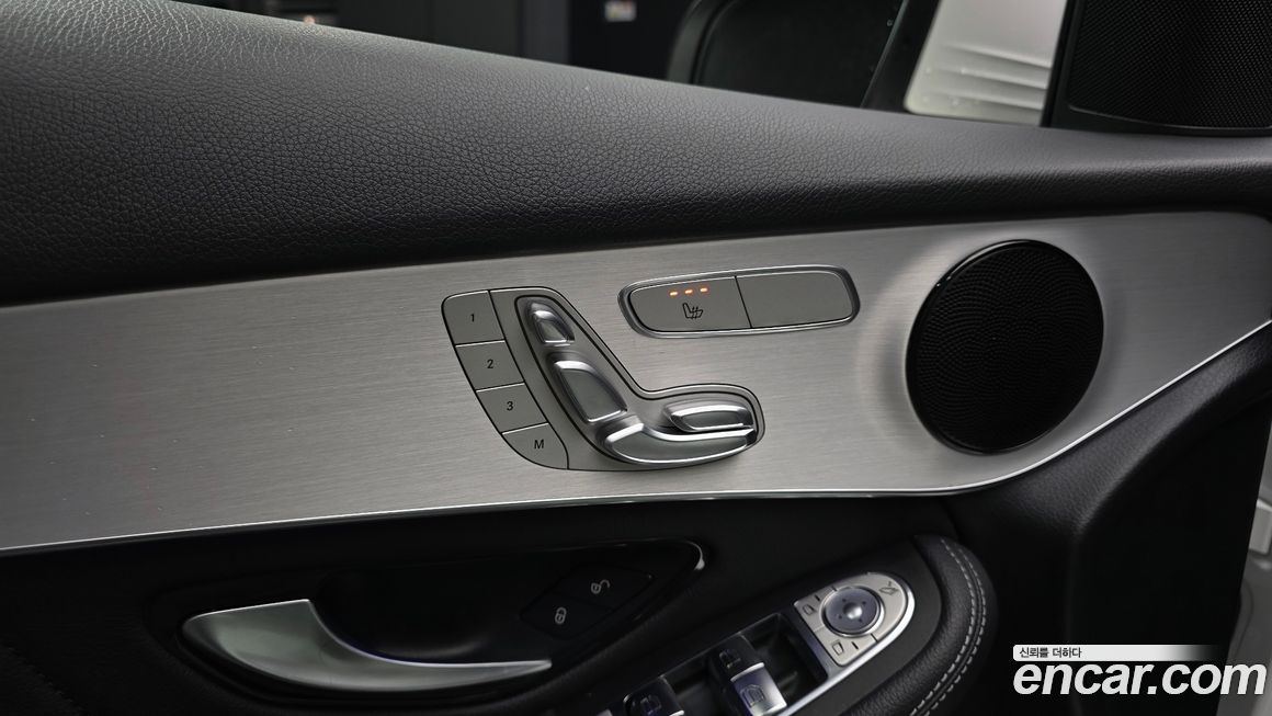 Mercedes-Benz GLC-Class 2021