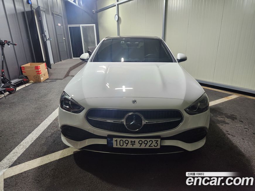Mercedes-Benz C-Class 2024