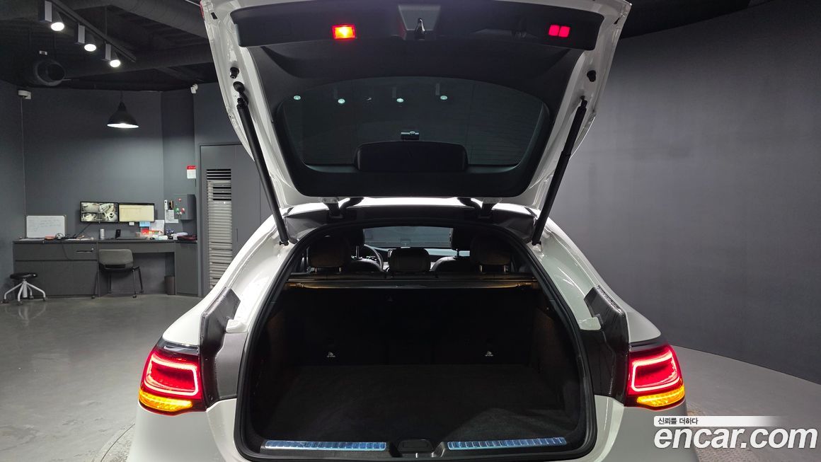 Mercedes-Benz GLC-Class 2021