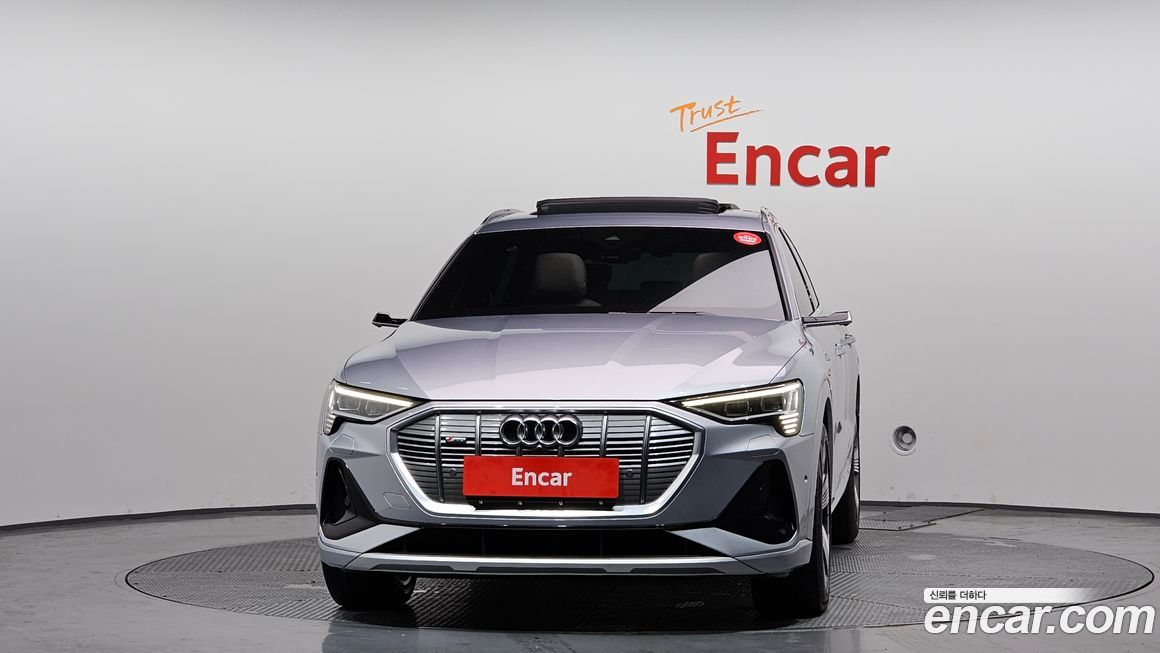 Audi e-tron 2022