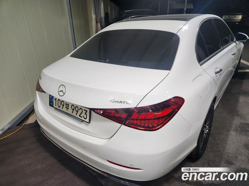 Mercedes-Benz C-Class 2024