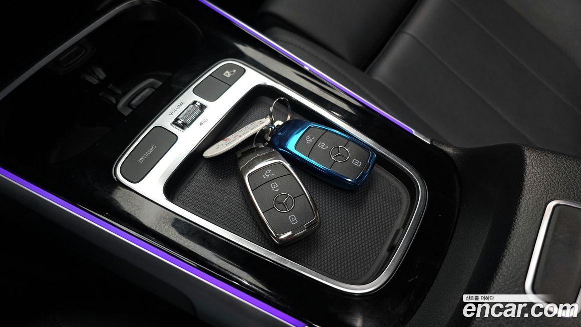 Mercedes-Benz GLB-Class 2024