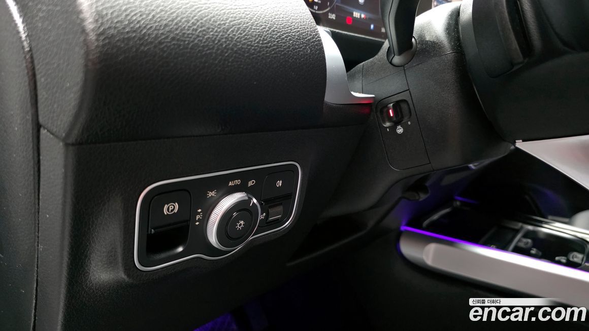 Mercedes-Benz GLB-Class 2024