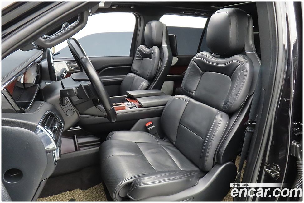 Lincoln Navigator 2021