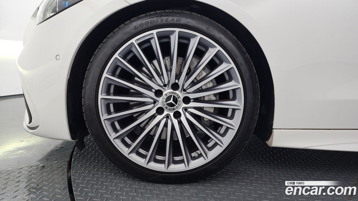 Mercedes-Benz C-Class 2023