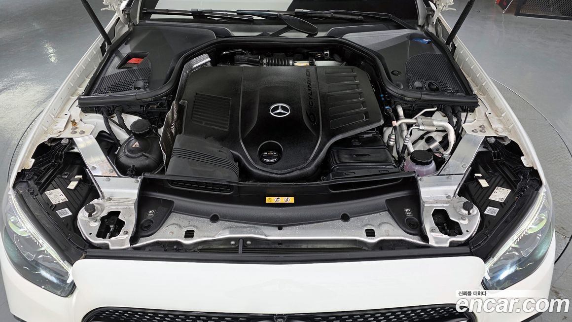 Mercedes-Benz E-Class 2022