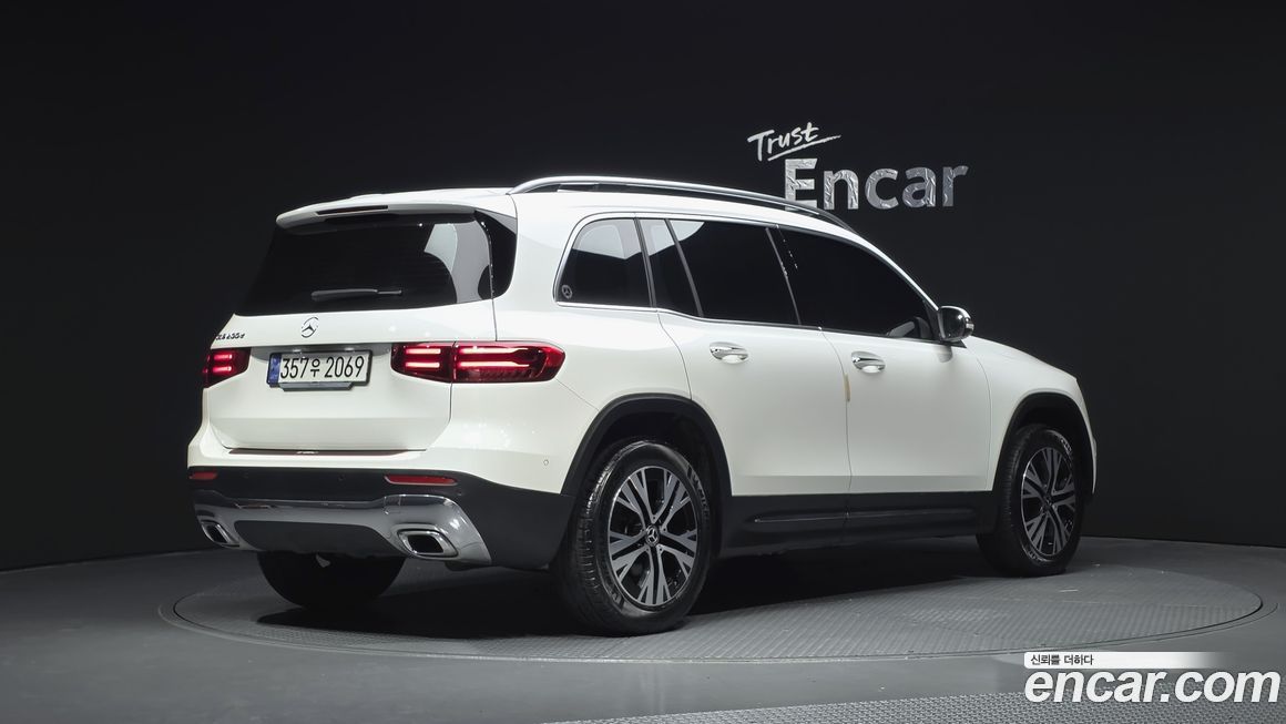 Mercedes-Benz GLB-Class 2024