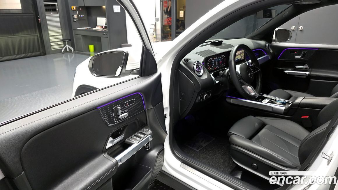 Mercedes-Benz GLB-Class 2024