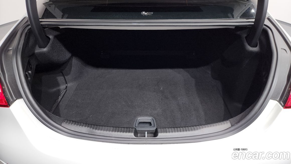 Mercedes-Benz C-Class 2023