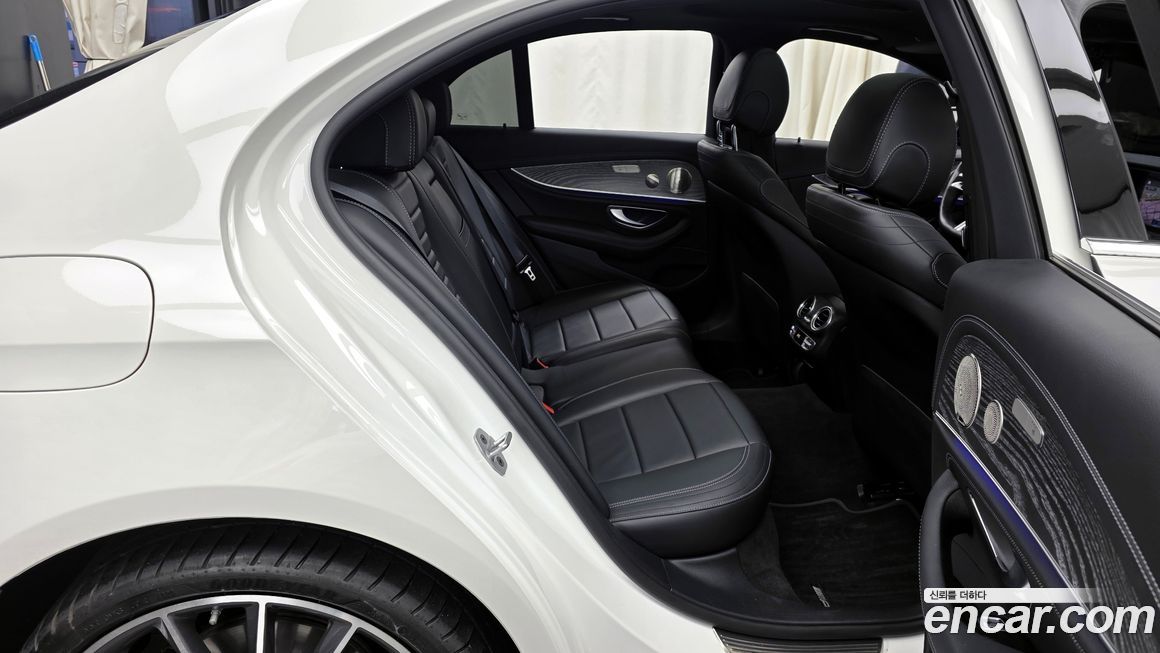 Mercedes-Benz E-Class 2021