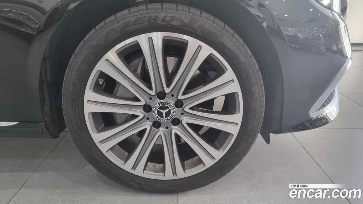 Mercedes-Benz E-Class 2023