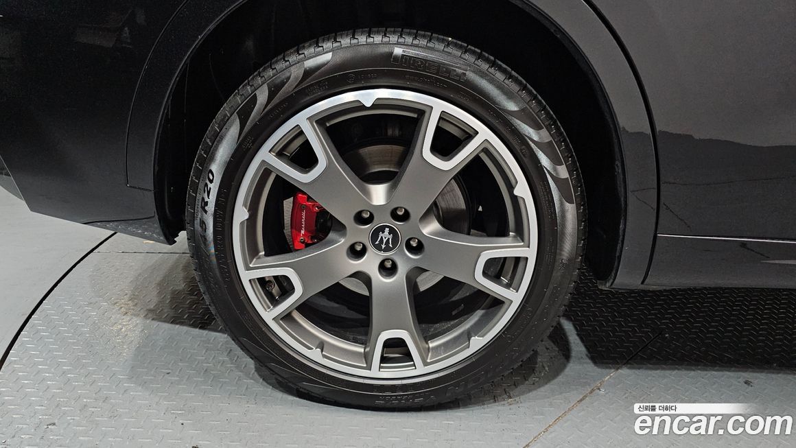 Maserati Levante 2022