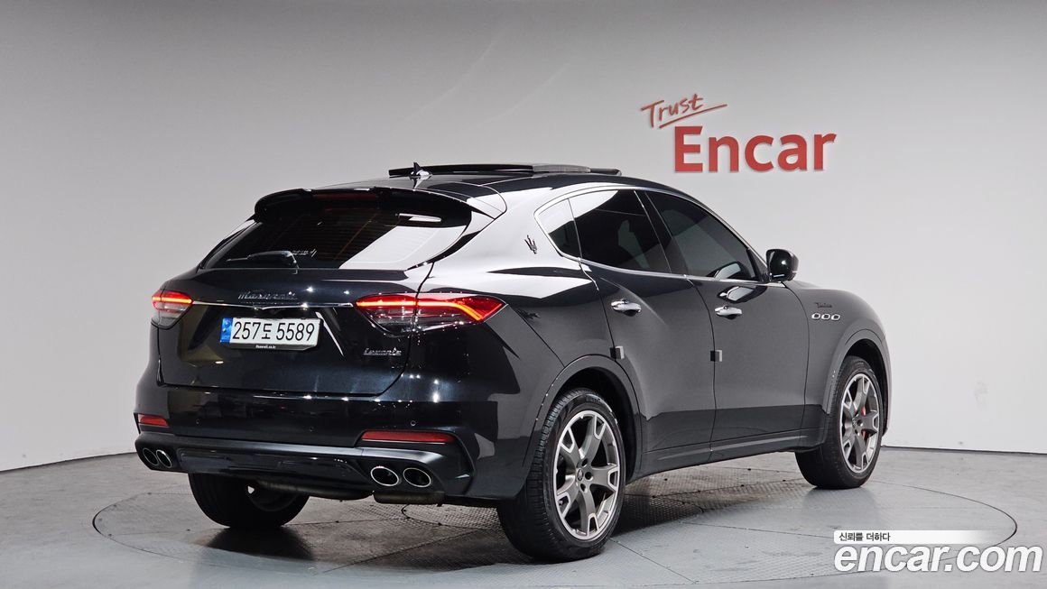 Maserati Levante 2022