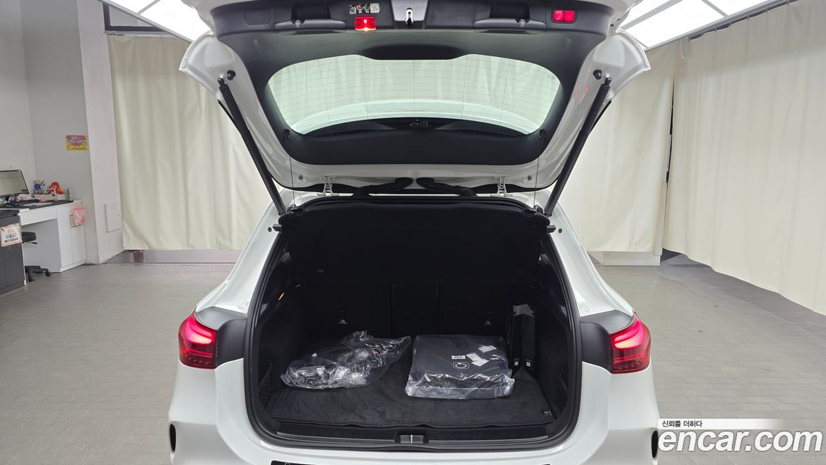 Mercedes-Benz EQA 2025