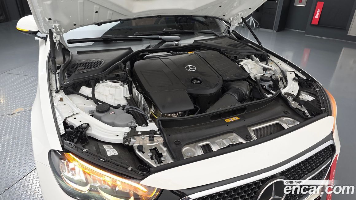 Mercedes-Benz E-Class 2024