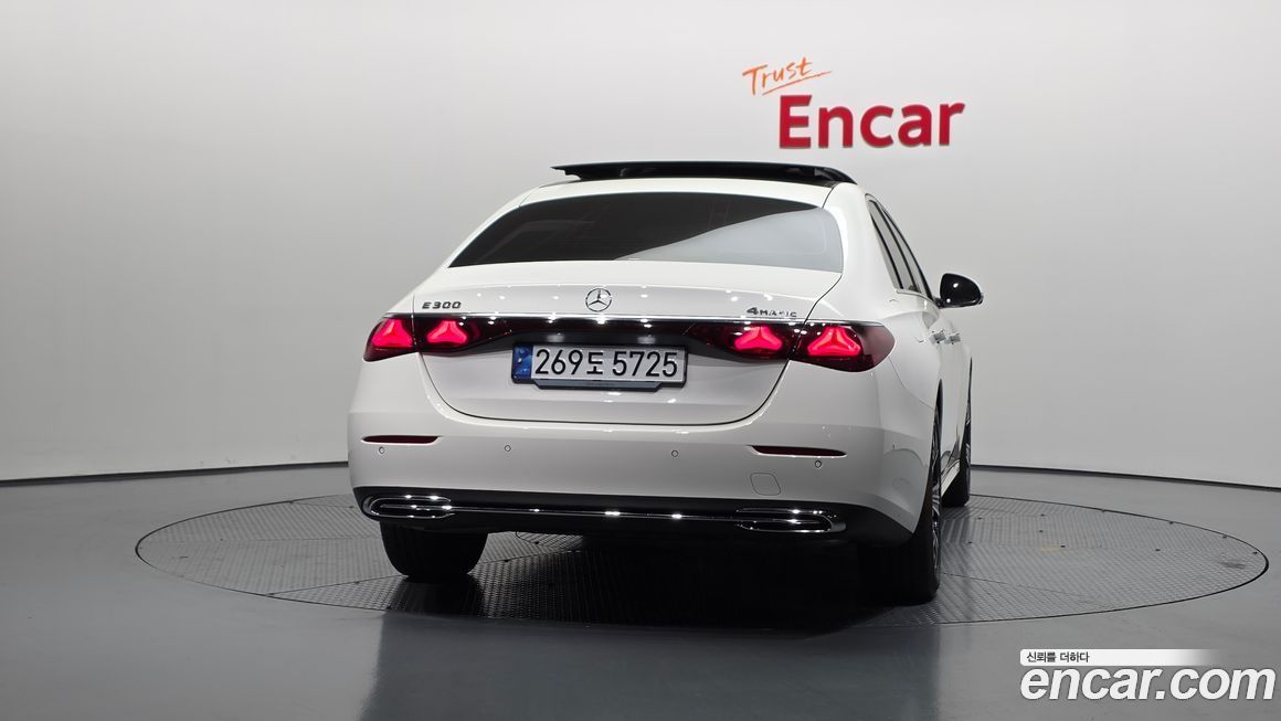 Mercedes-Benz E-Class 2024