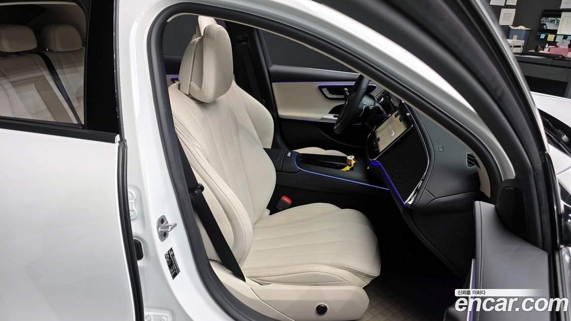 Mercedes-Benz E-Class 2025