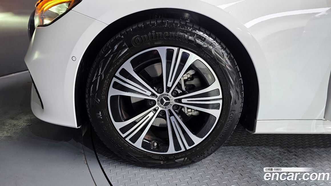 Mercedes-Benz E-Class 2025