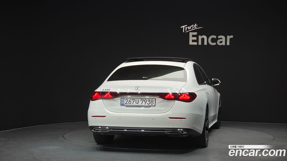 Mercedes-Benz E-Class 2025