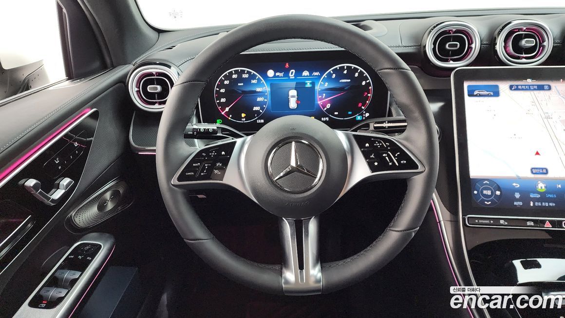 Mercedes-Benz GLC-Class 2025