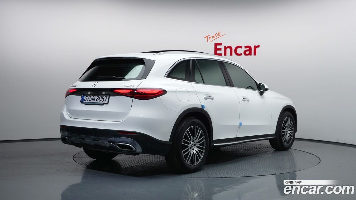 Mercedes-Benz GLC-Class 2025