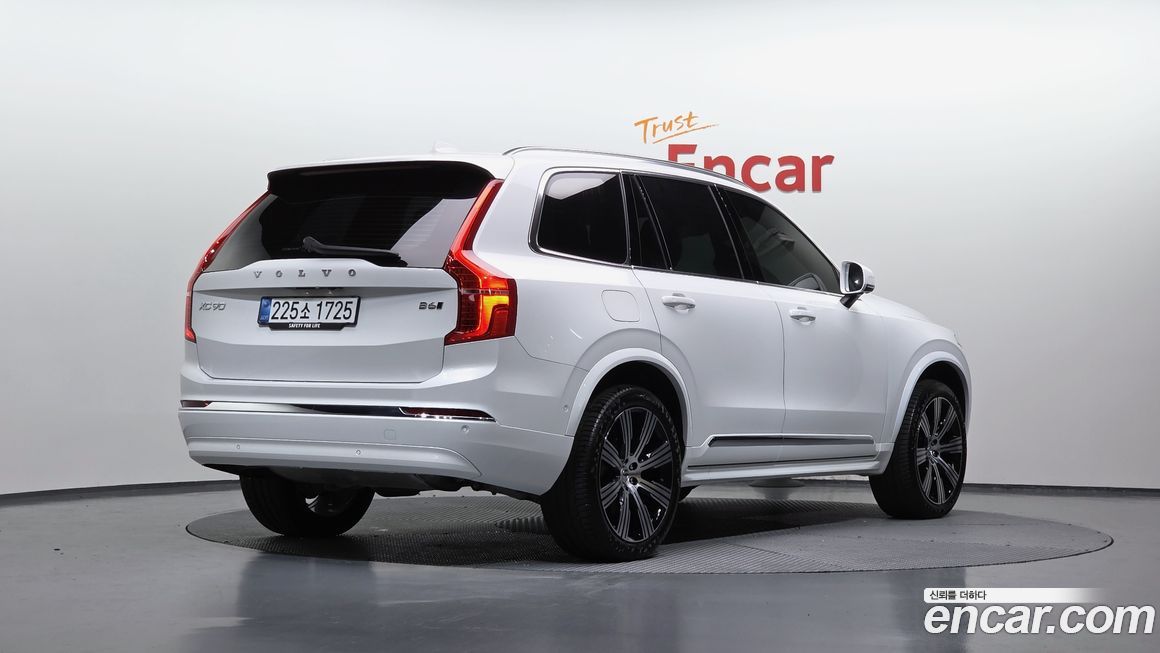 Volvo XC90 2025