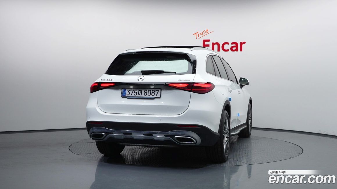 Mercedes-Benz GLC-Class 2025