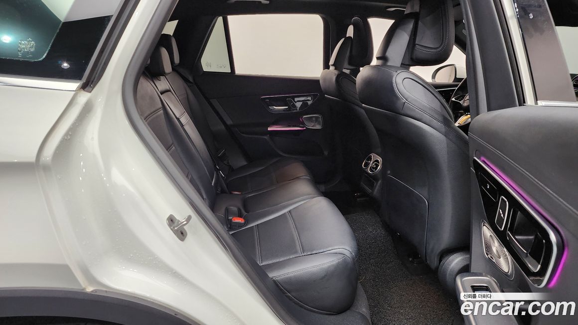 Mercedes-Benz GLC-Class 2025