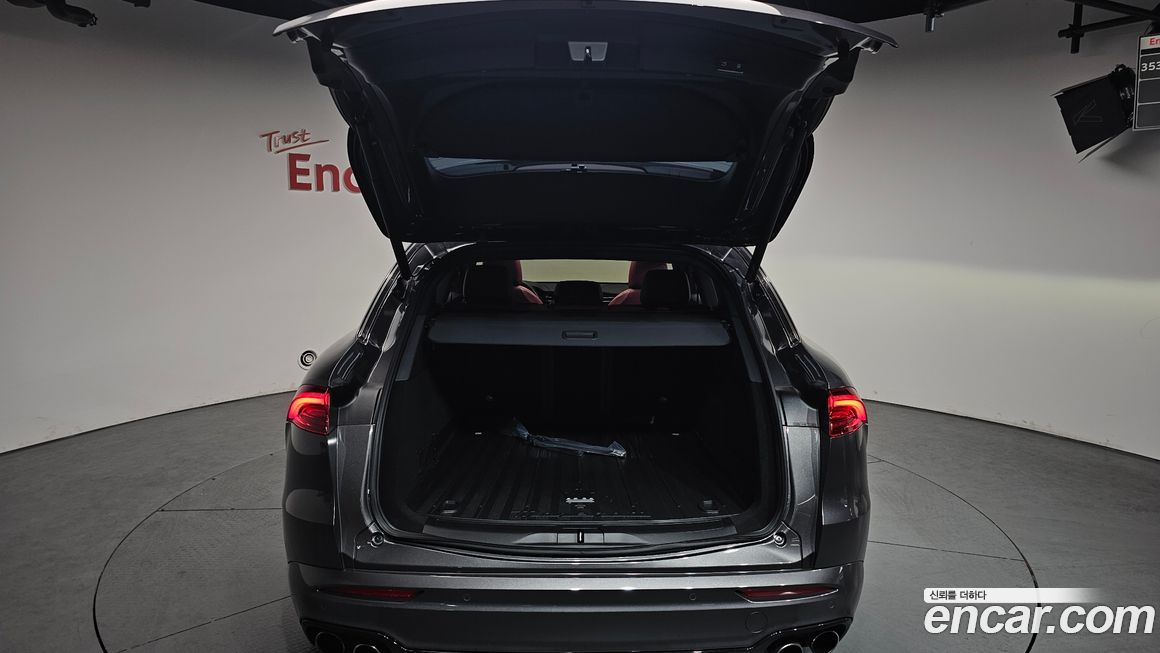 Maserati Grecale 2023