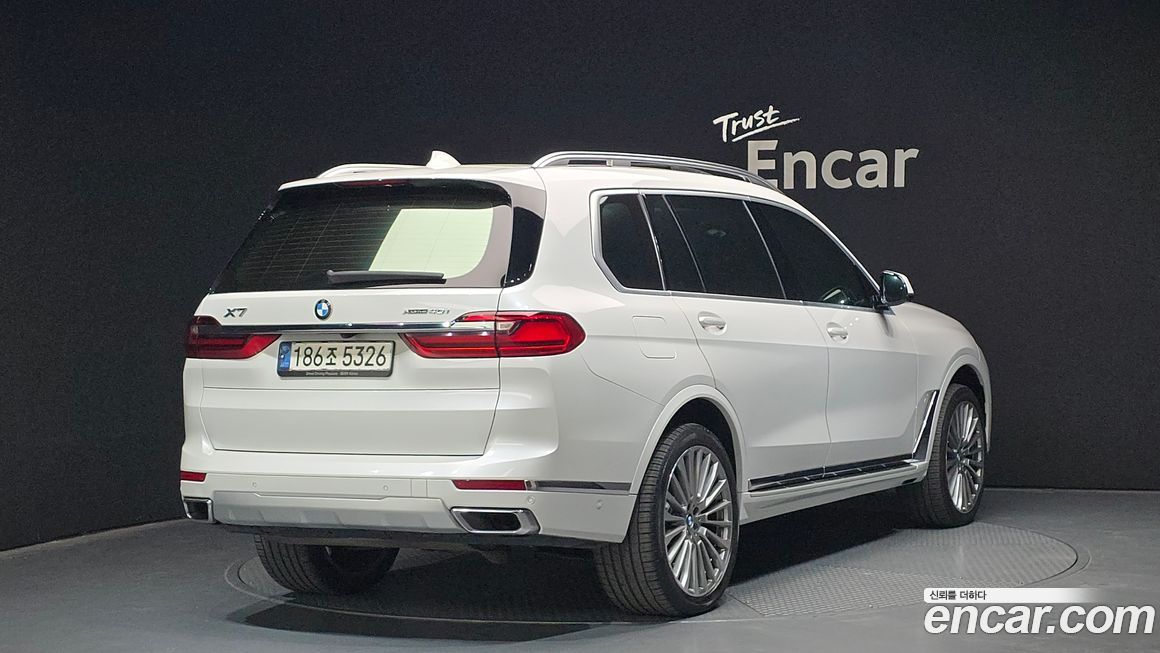 BMW X7 2021