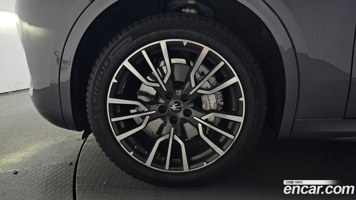 Maserati Grecale 2023