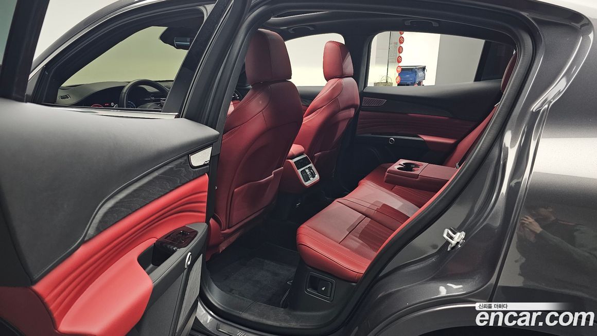 Maserati Grecale 2023