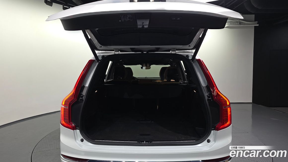 Volvo XC90 2025
