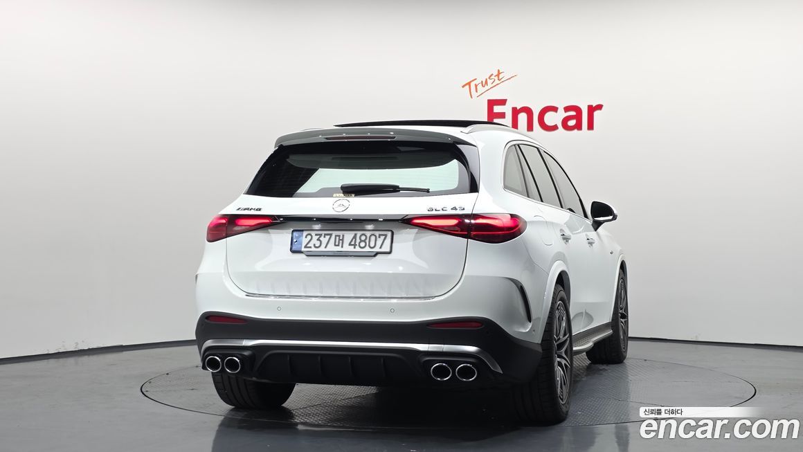 Mercedes-Benz GLC-Class 2024