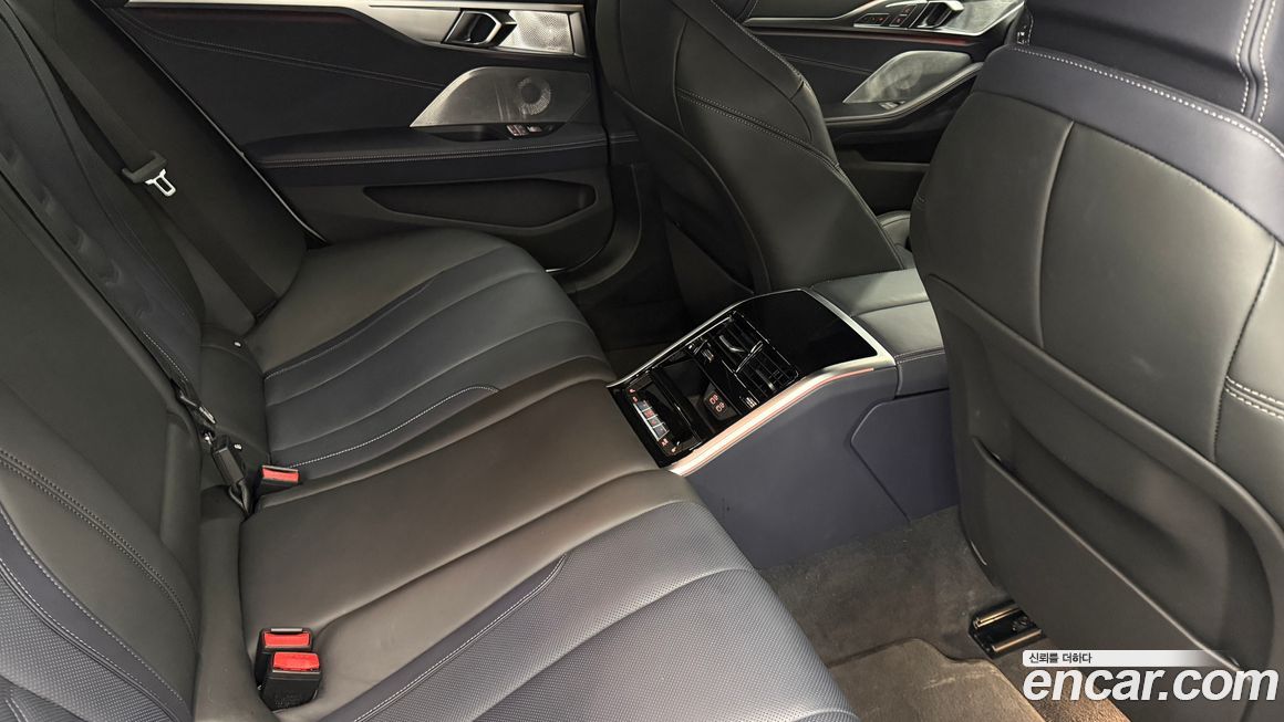 BMW 8-Series 2024
