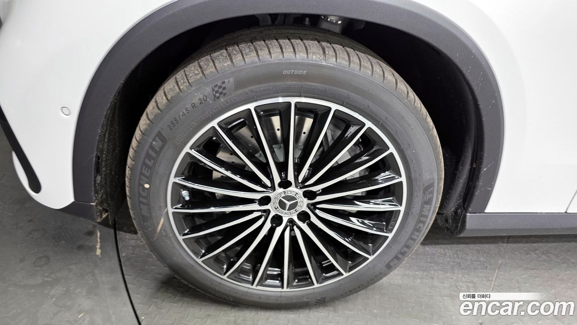 Mercedes-Benz GLC-Class 2026